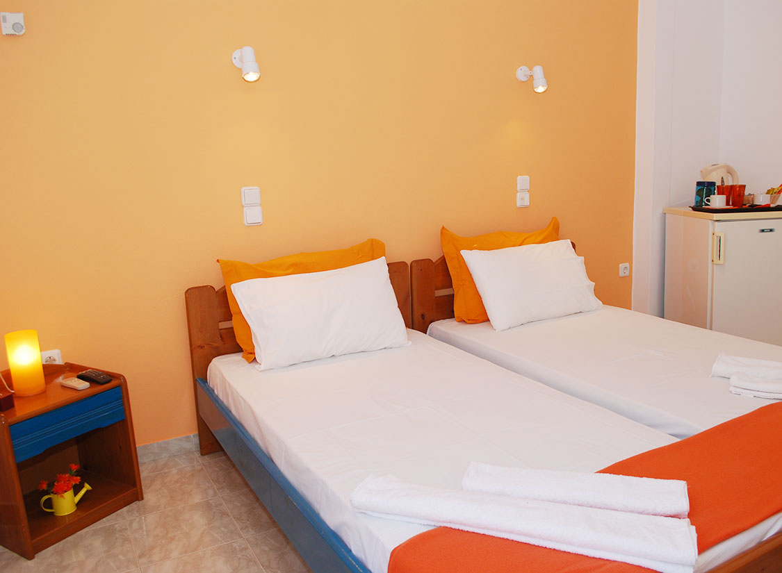 Rooms at Steno in Sifnos - Double room with twin beds