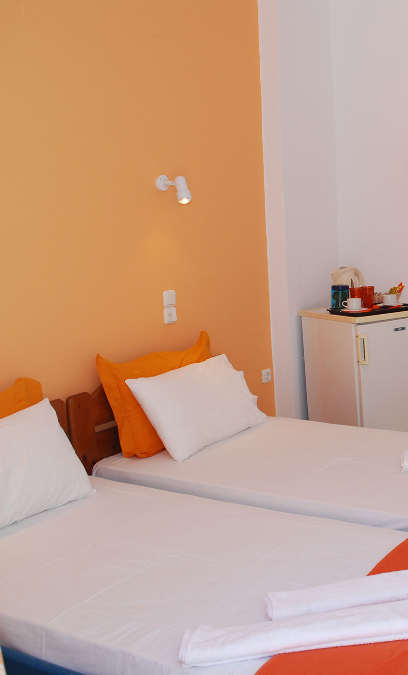 Chambre double économique à Kamares, Sifnos – propre, lumineuse, avec une décoration simple et moderne